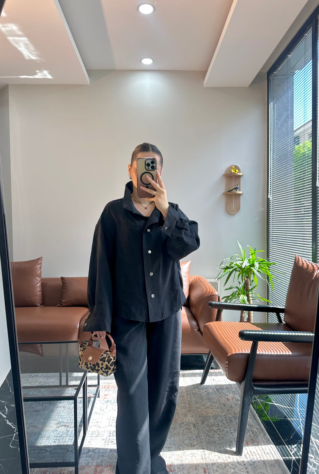 Siyah Oversize Gömlek Ceket ve Geniş Paça Pantolon Takımı