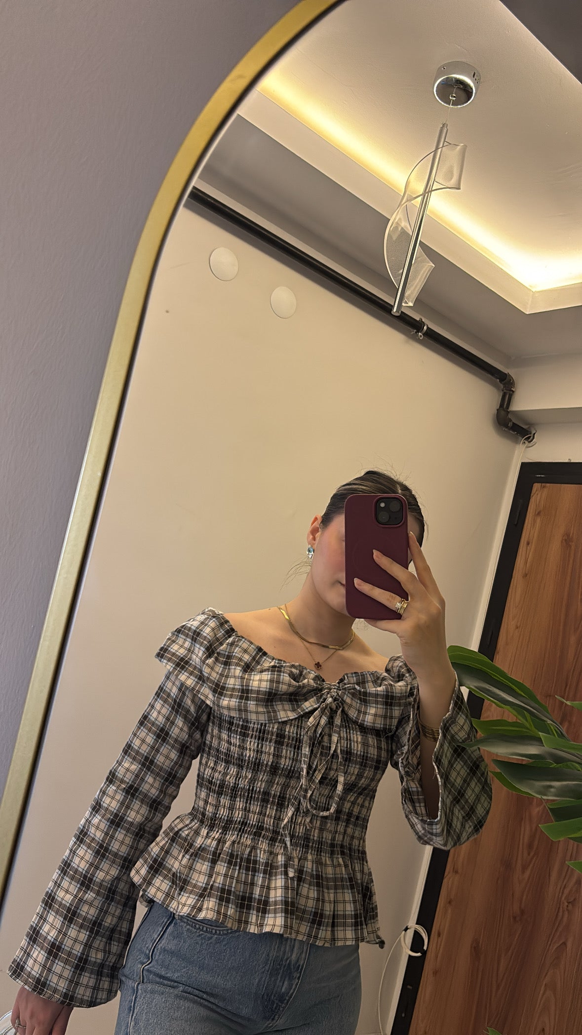 Kareli fırfır gömlek